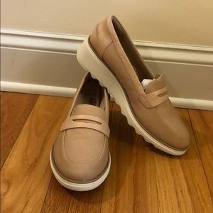 Clarks women’s loafer blush Sharon NEW!! 9